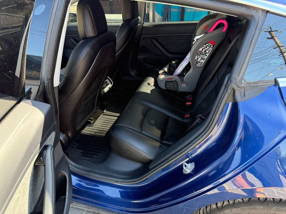 Продам Tesla 3 dual motor Europa