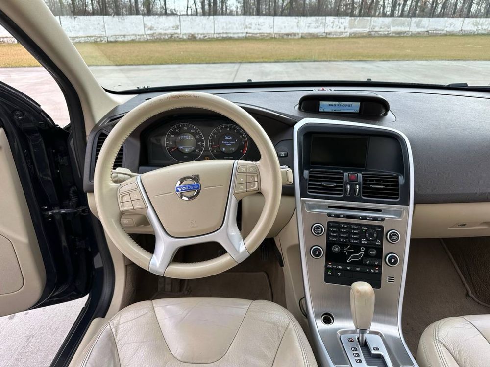 Продам Volvo xc60  2011