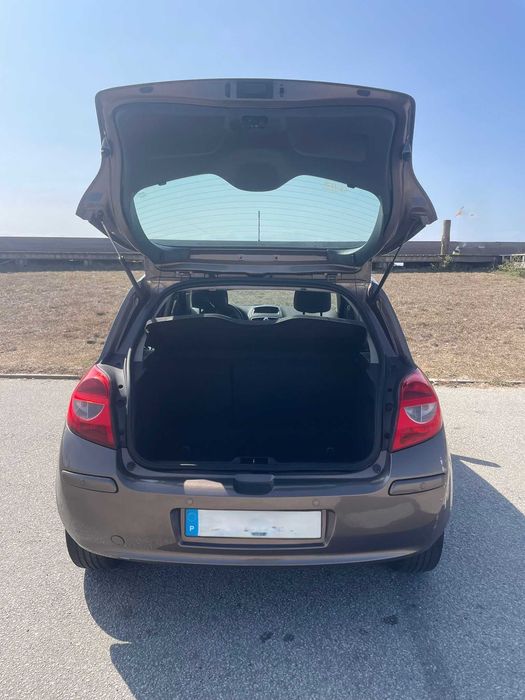 Renault Clio 1.5 dCi 2006 | Económico | AC | Muito Bem Estimado