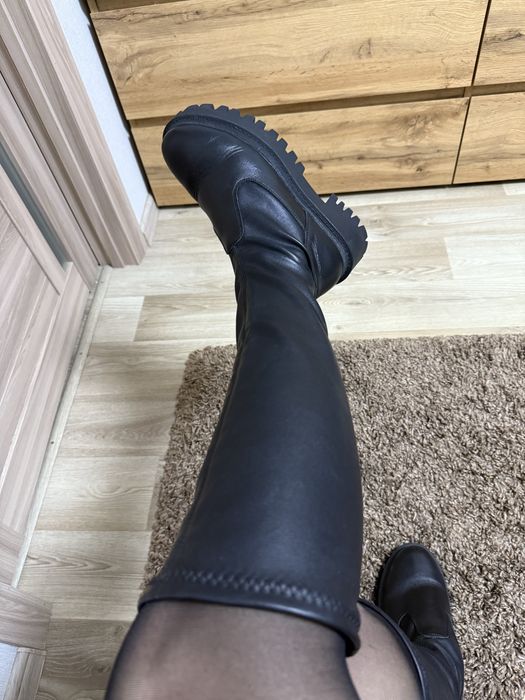 Ботфорти до коліна