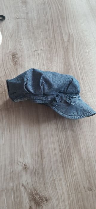 Beret dla dziewczynki 3-6msc                    .