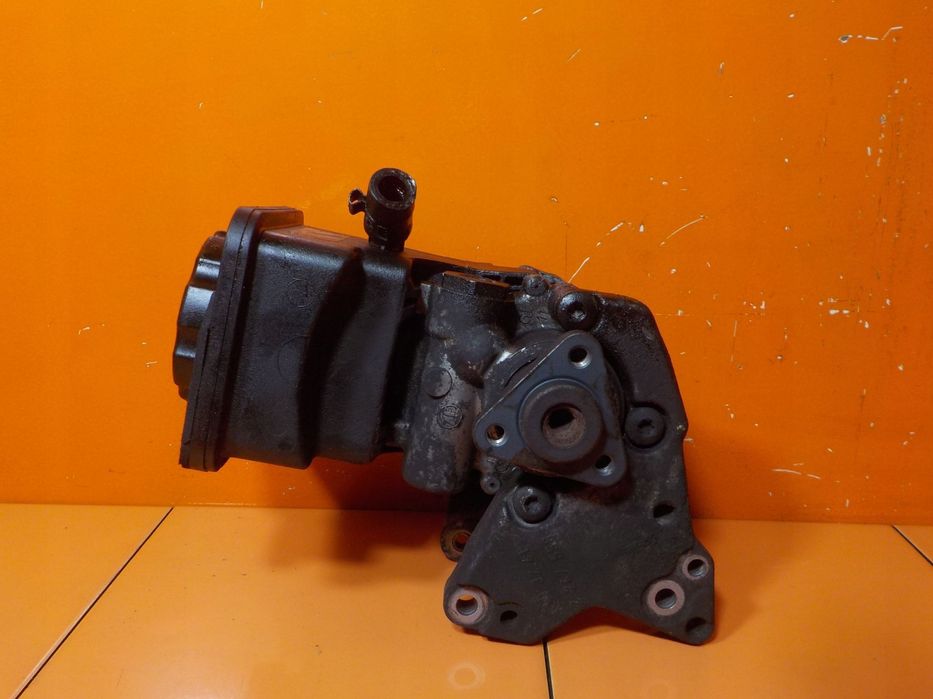 BMW X3 E83 E60 E90 E65 3.0 D 08r 218KM M57 pompa wspomagania