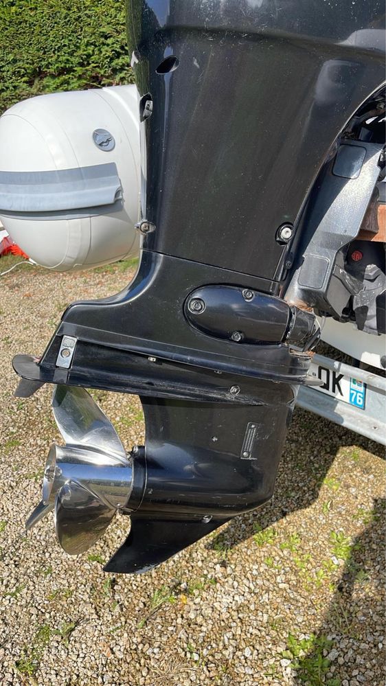 Suzuki DF 115 de 2009 com 250H
