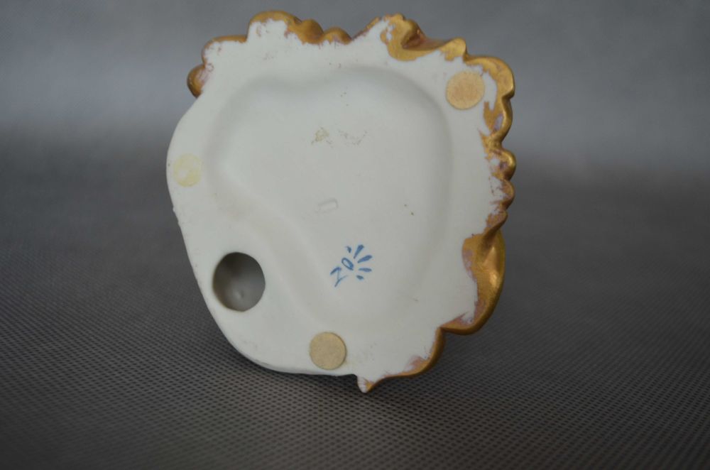 figurka porcelana biskwit Capodimonte 18 cm