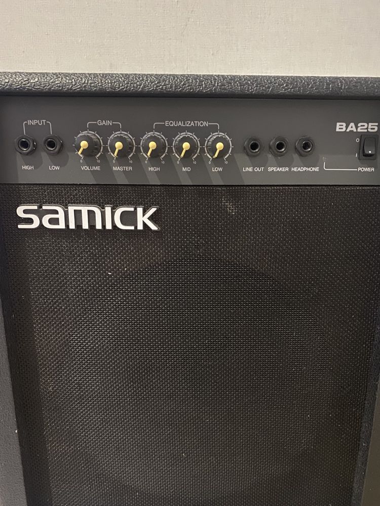 samick ba25, басовий комбопідсилювач