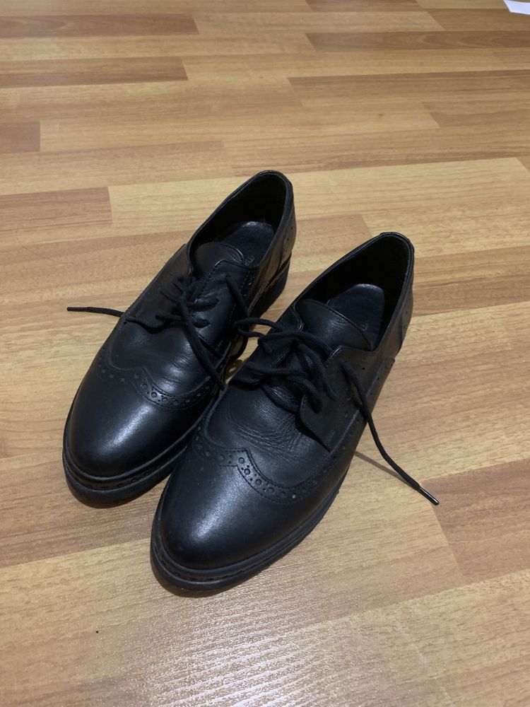 Шкіряні туфлі під Оксфорд , розмір 36 Mario Muzi