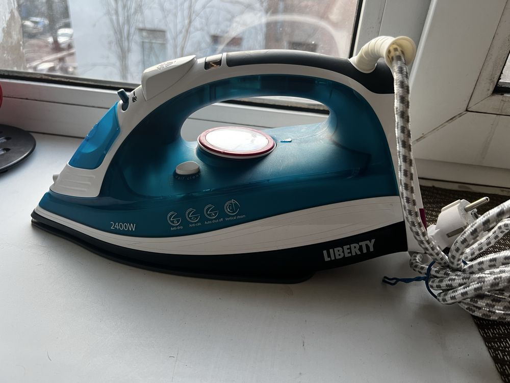 Утюг Liberty C-2445