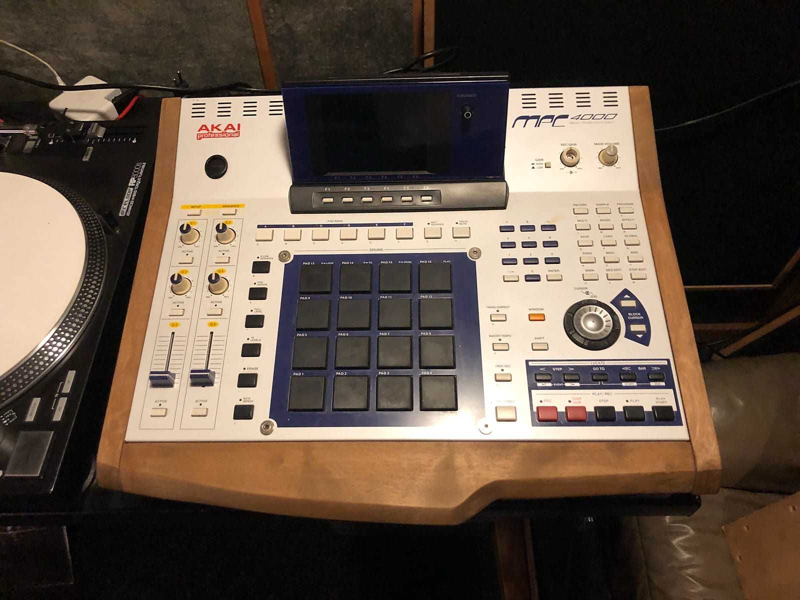 Sampler AKAI MPC 4000