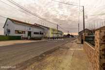 Armazém de 1266m2 - Lote de urbano de 7188m2