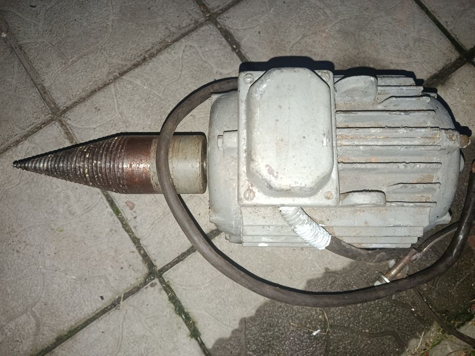 Електро мотор з морковкою