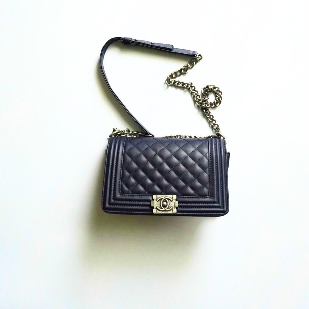 Chanel torba listonoszka pikowana granatowa boy