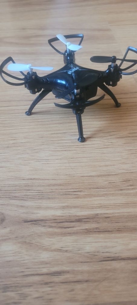 Mini Dron z kamerką