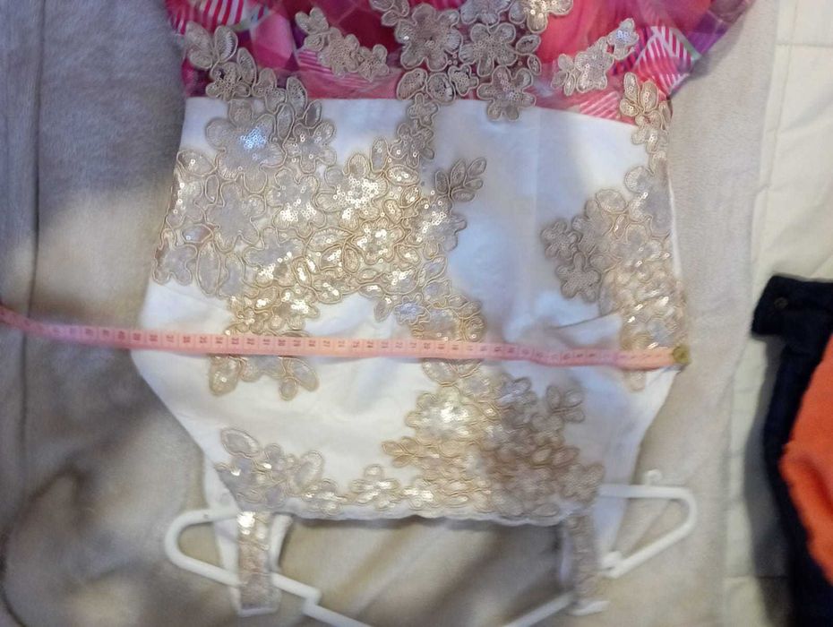 vestido bege, dourado e lindos pormenores rosa Ana Sousa