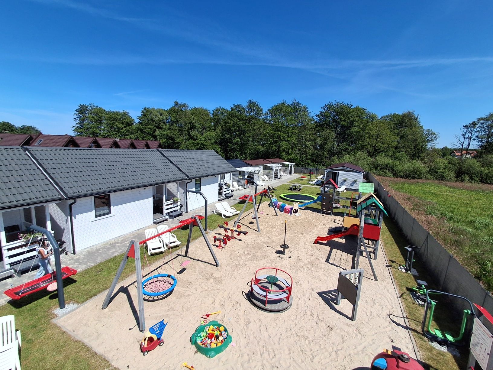 Wolny domek od 17.08!! Domki wakacje nad morzem Sarbinowo plac zabaw