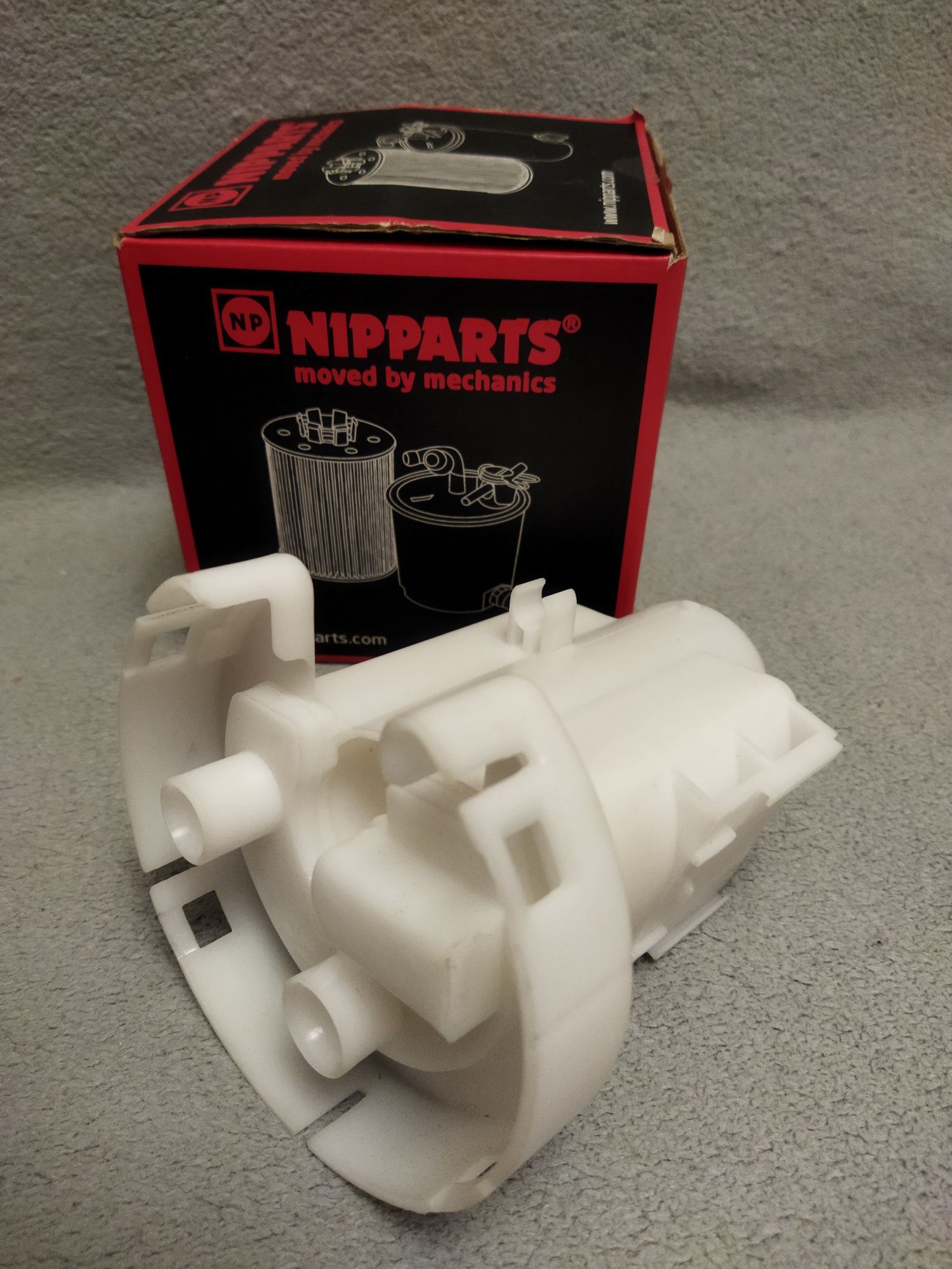 Топливный фильтр Nipparts N1330525 (на Hyundai Accent)