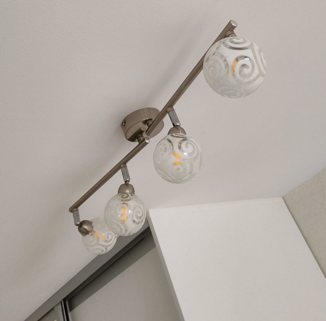 Lampa sufitowa ruchome ramiona