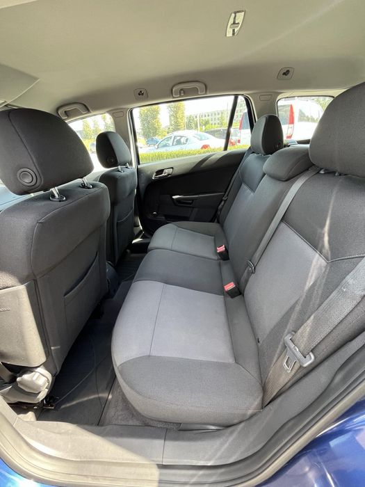 Опель Астра 1,7 дизель 2011