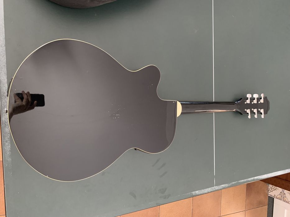 Guitarra Stagg como nova