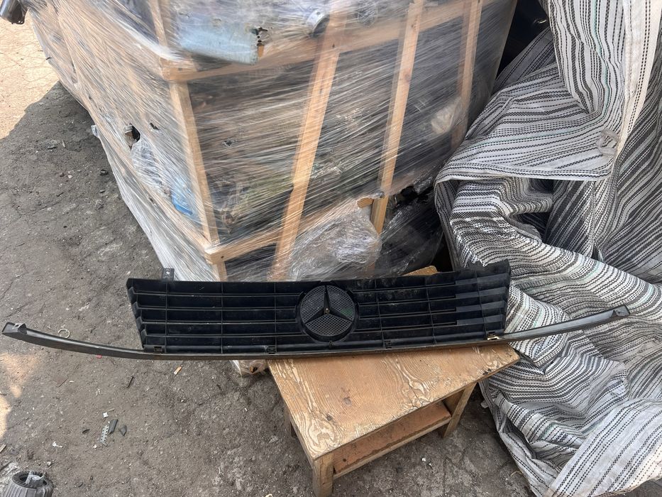 Решетка радиатора Mercedes Benz Vito 638 мерседес вито 638