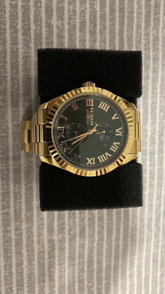 Vende-se relogio invicta novo