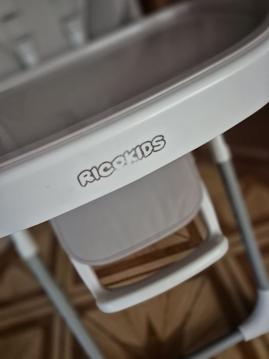 Krzesełko do karmienia Tulo™ marki  Ricokids