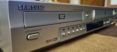 Magnetowid DVD combo Samsung SV-DVD440