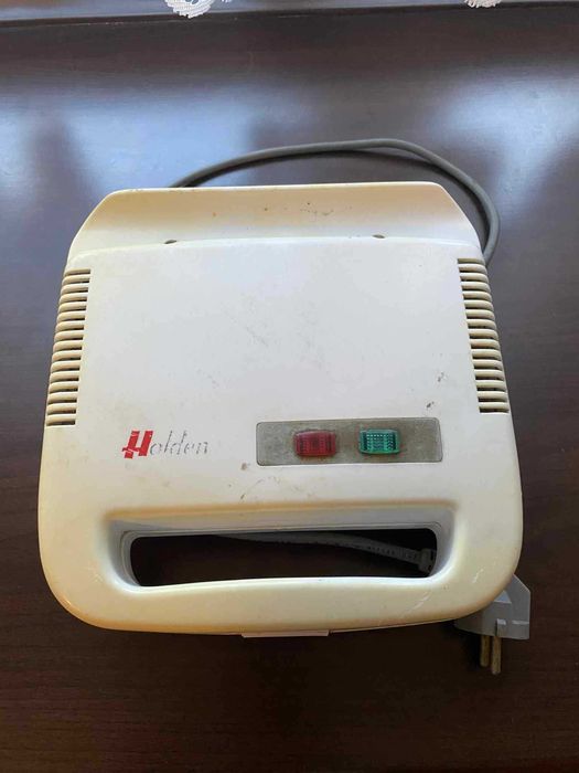 Opiekacz do kanapek Holden 706