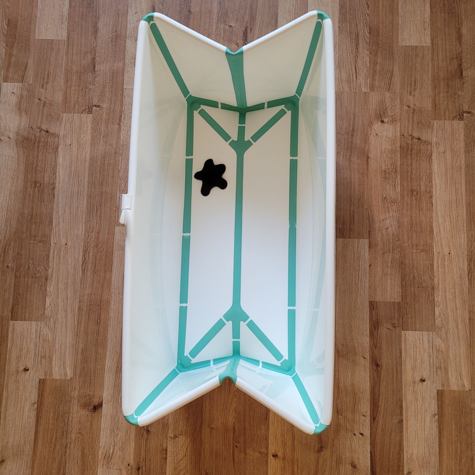 Wanienka Stokke Flexi Bath z nowym stojakiem