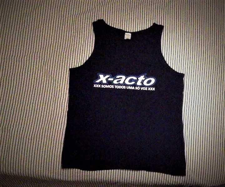 Tank top X-Acto t-shirt tamanho "L" Novo