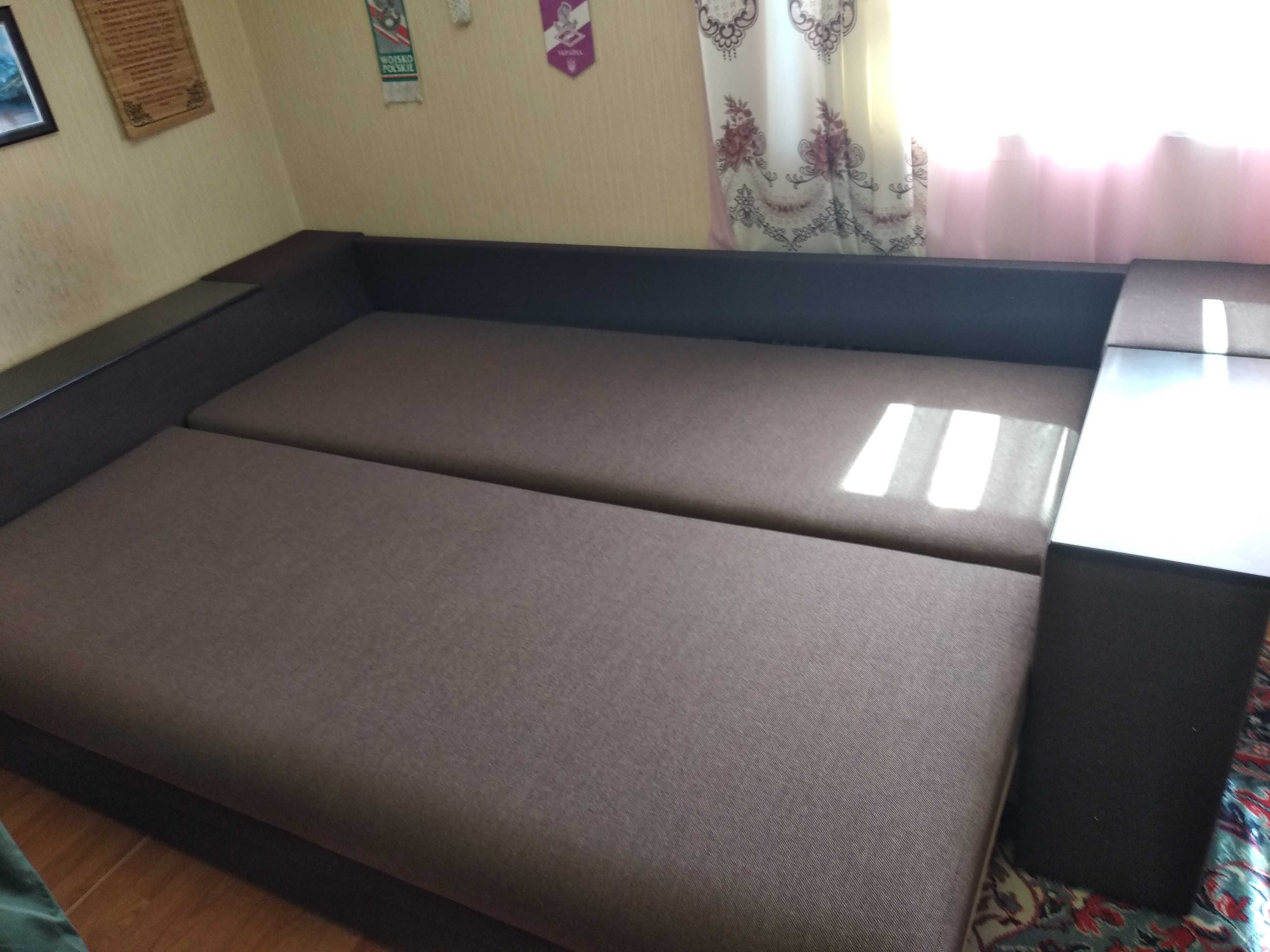 Куток диван Томі майже в новому стані