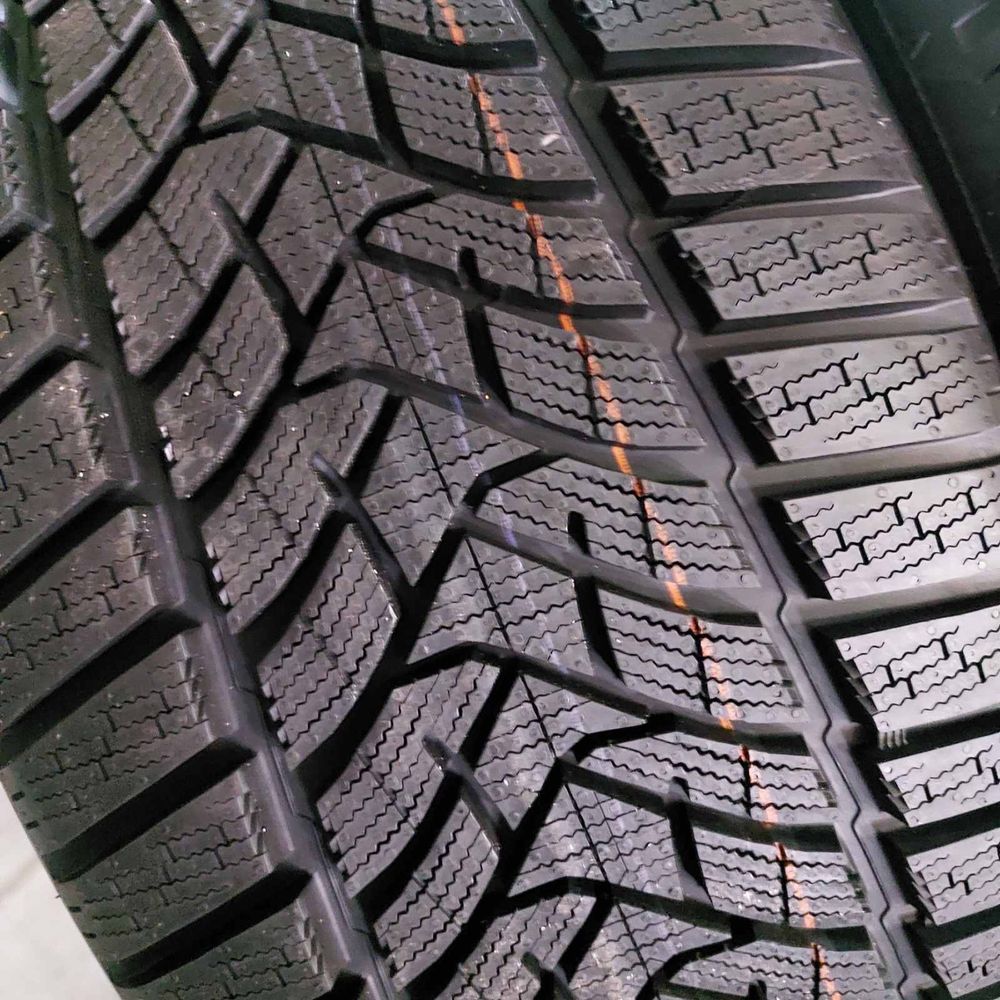 255/40/19 R19 Dunlop WinterSport 5 4шт нові зима