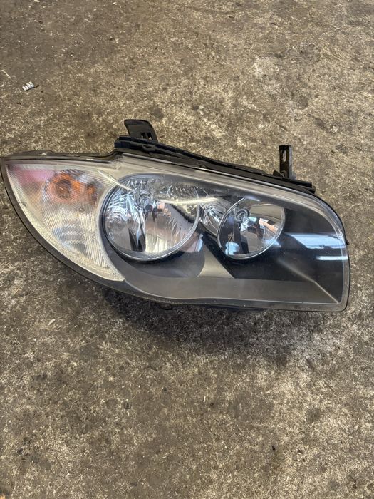 BMW E87 E81 Lampa przód prawa Europa 07-11