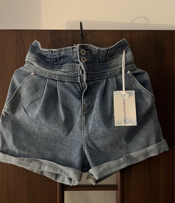 Szorty jeans z wysokim stanem.