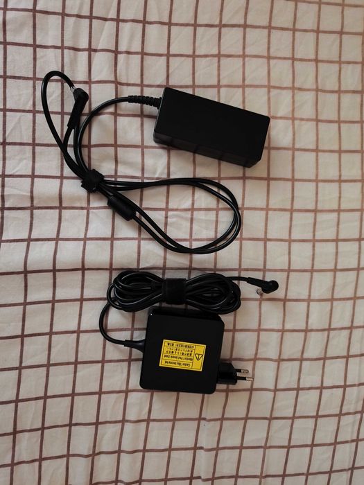 Продам 2 блоки живлення 19V 3.42A (65W)