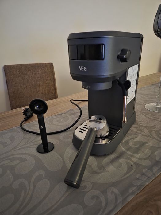 maquina cafe moido manual aeg 15 bar com vaporizador leite EC6-1-6BST