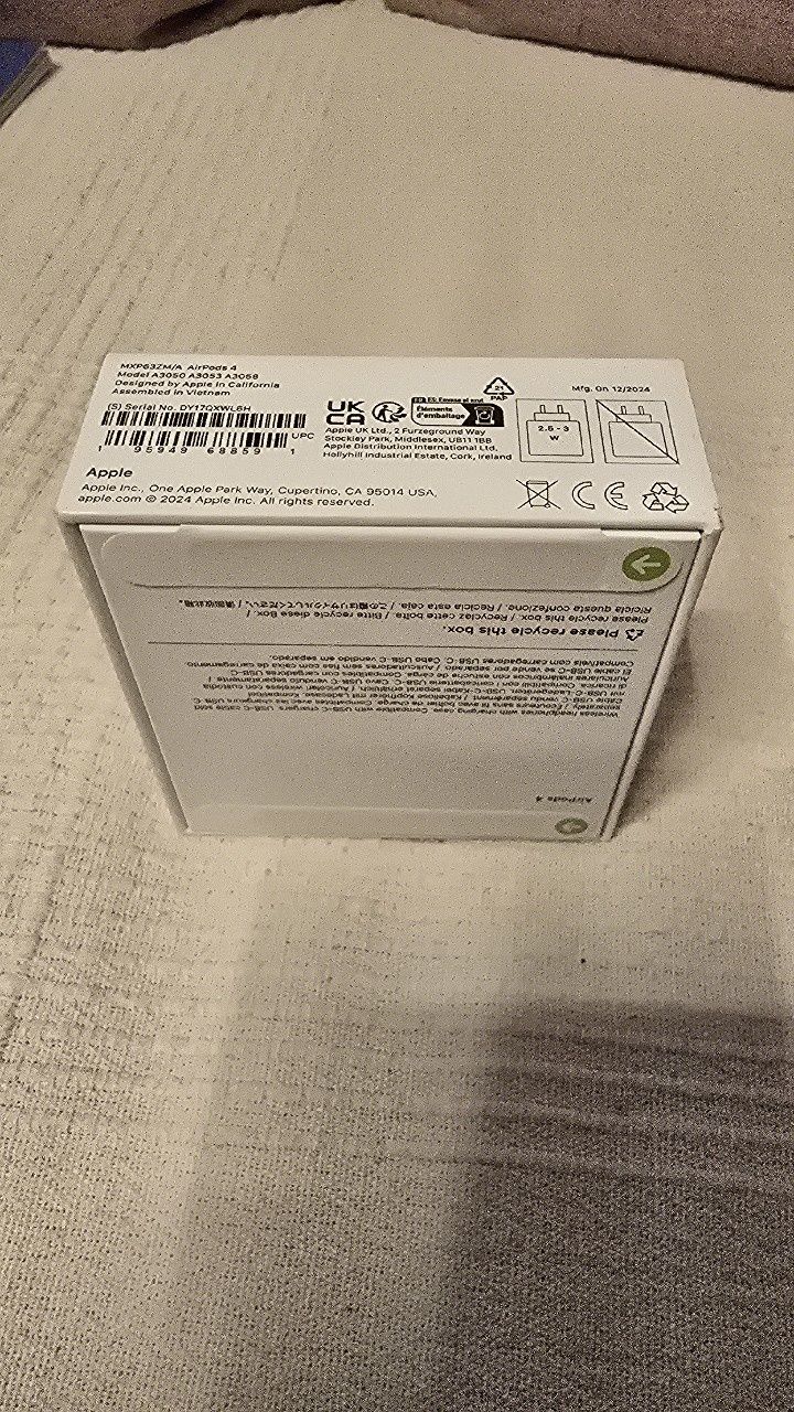 Słuchawki Apple AirPods 4