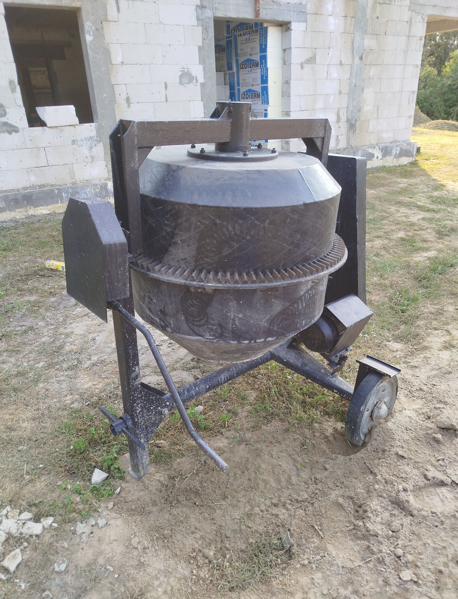 Betoniarka 250-300l, siła.
