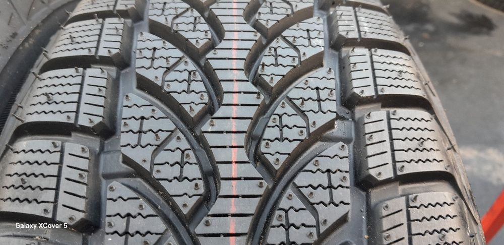 Opony Zimowe 205÷60÷16C÷BRIDGESTONE.300 Zł.Montaż.Wysyłka.ZAPRASZAM.