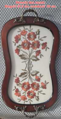 [7] Vintage haftowana tkanina w kwiaty pokryta szkłem taca z mosiężnym