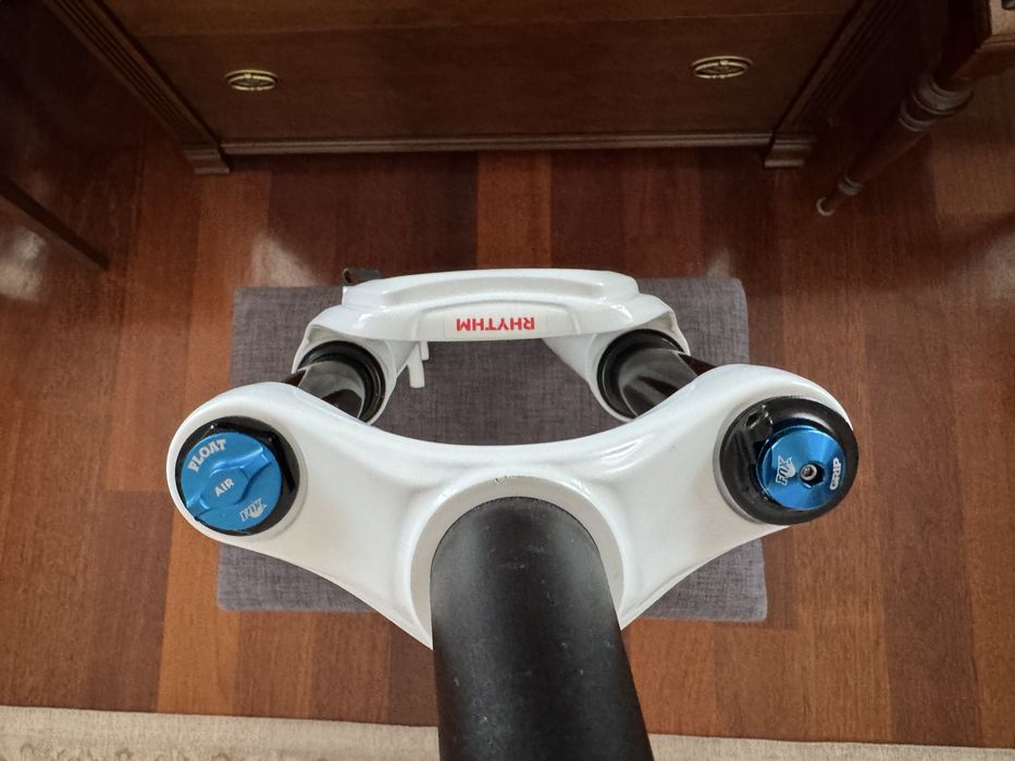 FOX RHYTHM 32 FLOAT 29 100 amortyzator BOOST MTB XC rock shox manetka