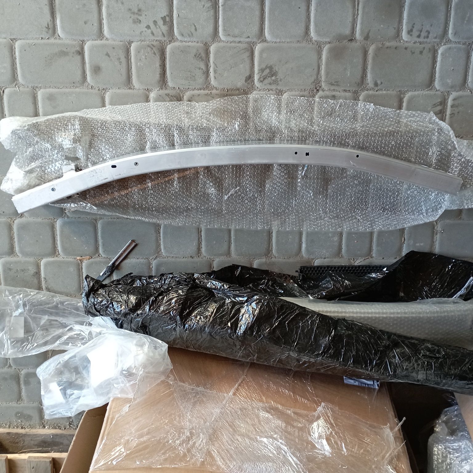 Підсилювач переднього бампера Nissan Murano Z52 14-19
