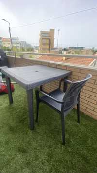 Conjunto mesa e tres cadeiras jardim esplanada