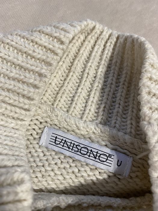 Sweter w warkoczowy wzór