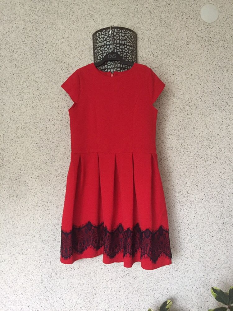 Святкове плаття,  гарна сукня  на ріст 140-146 см