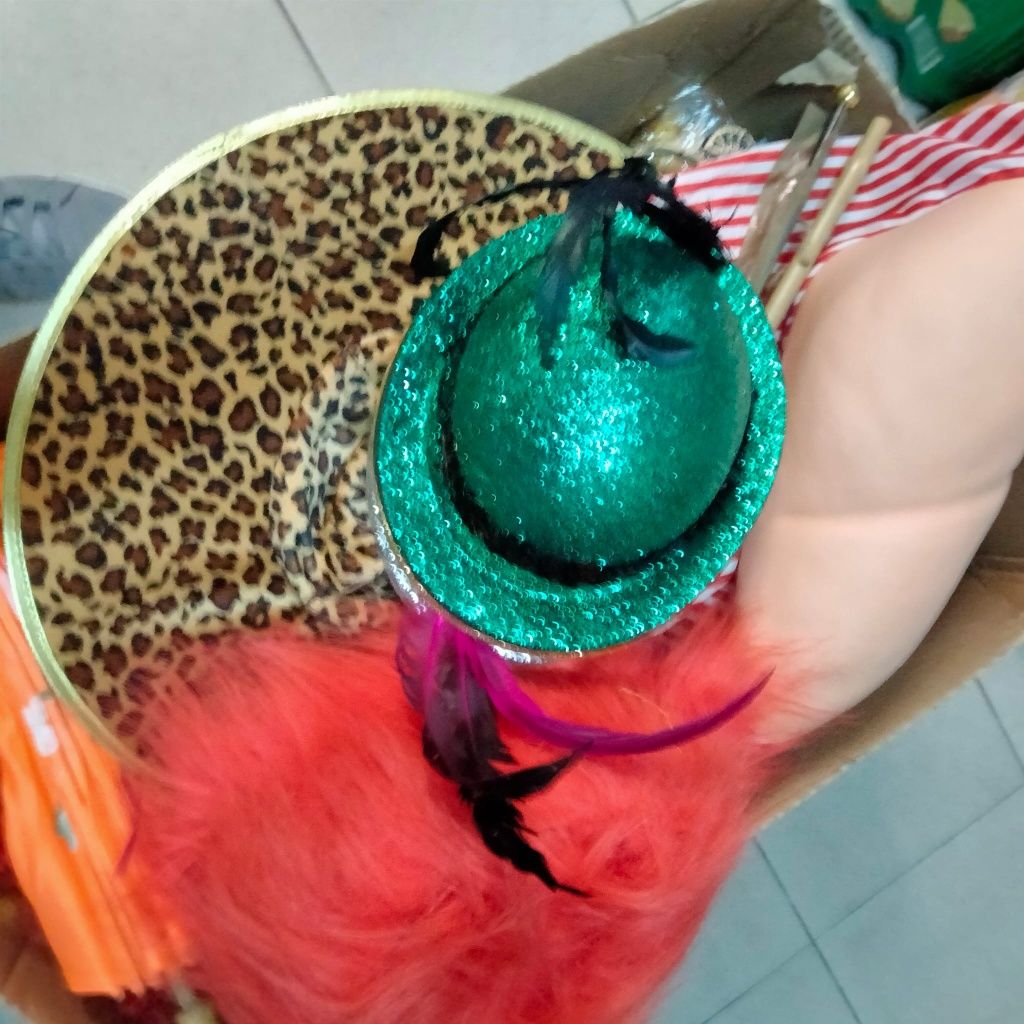 Lote artigos Halloween e carnaval. Preço desde 0.50€ peça