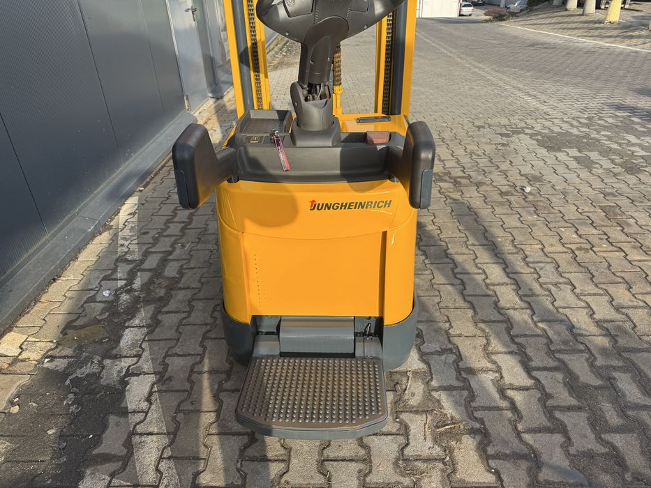 Paleciak elektryczny Jungheinrich 470 cm 1400 kg 2012 r ERC 214