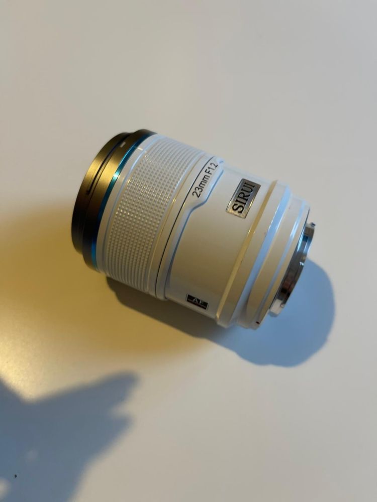 Obiektyw sirui 23 mm F 1.2 apsc sony e