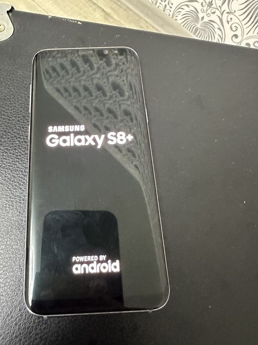 Продам Samsung S8 Plus состояние нового