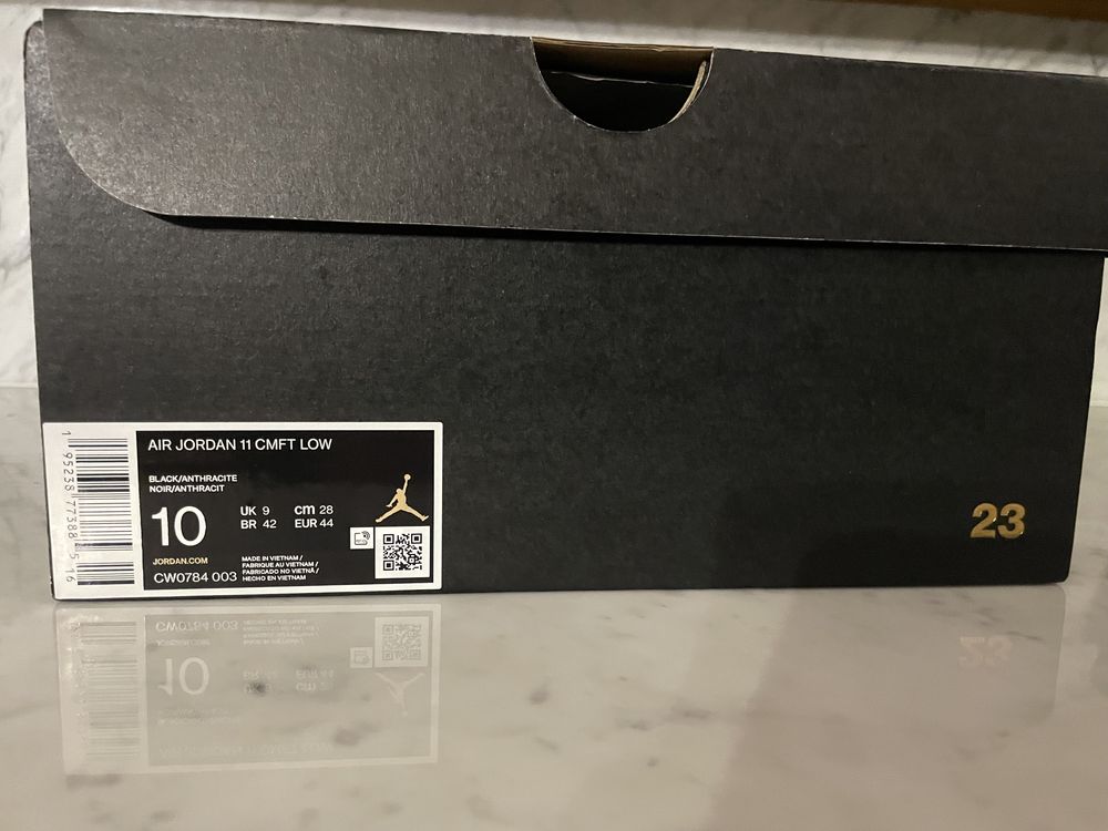 Air Jordan 11 CMFT LOW Black r.44