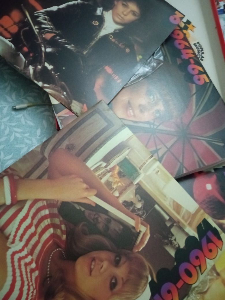 Discos vinil, CD,s cassetes.